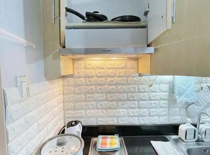 Grass Residences Condotel Near Sm North Edsa 3*